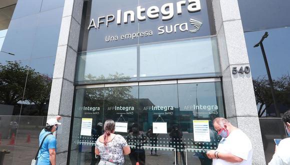 Los afiliados a las AFP efectuarían el retiro de sus fondos con desembolsos progresivos, según el nuevo dictamen aprobado en el Congreso. (Foto: Andina)