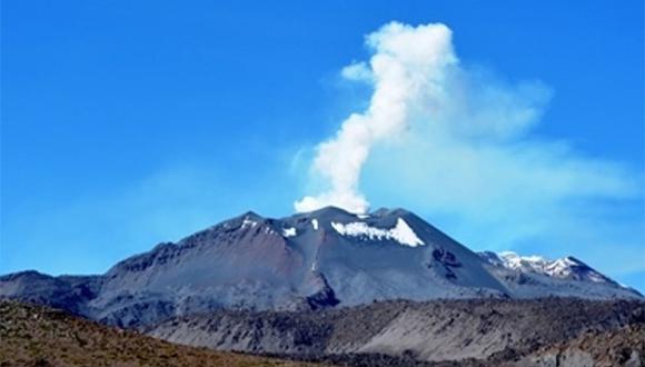Volcán Sabancaya, en Arequipa, registró 328 explosiones del 5 al 11 de noviembre del 2021. (Foto: Agencia Andina)