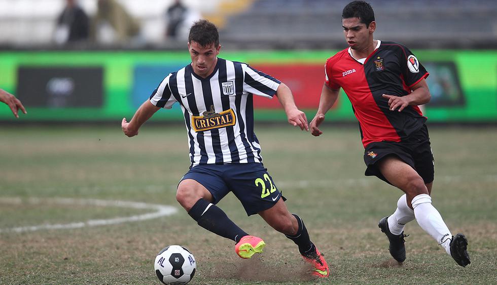 En 2014 el modelo fue similar al anterior con la modificación del cuello. (Foto: Archivo GEC)