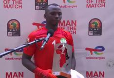 Portero de Sierra Leona recibió premio de mejor jugador de un partido y se emocionó | VIDEO