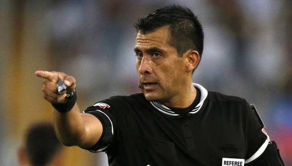El árbitro chileno, Julio Bascuñan nuevamente envuelto en la polémica. Esta vez el réferi no cobró un penal en el Unión Española vs. Coquimbo y ni siquiera revisó el VAR