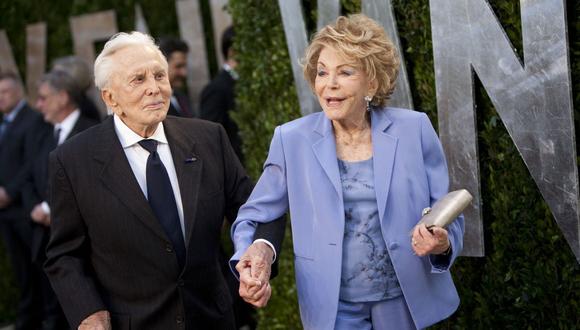 Anne y Kirk Douglas se casaron en Las Vegas el 29 de mayo de 1954 tras un intenso noviazgo. (Foto: Adrian Sanchez-Gonzalez / AFP)