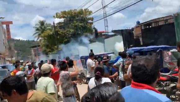 Grupo de personas intentaron tomar comisaría de Satipo en Junín. (Foto: Jhonsy Lazo/Facebook)