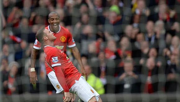Manchester United: Wayne Rooney cae noqueado tras marcarle al Tottenham [VIDEO]