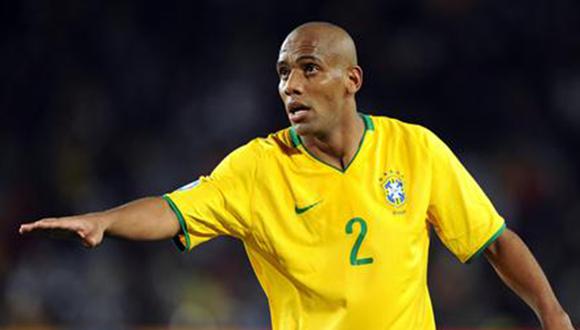Maicon es separado de la selección brasileña por llegar tarde a la concentración
