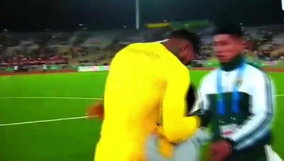 Selección peruana Sub 23 en Lima 2019 | Carlos Cáceda tuvo enorme gesto con niño que invadió el campo | VIDEO
