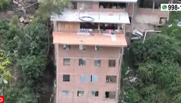 Viviendas de varios pisos fueron edificadas en el centro poblado de Retamas, en La Libertad, donde ocurrió el deslizamiento de tierra, el pasado 15 de marzo. (Captura: América Noticias)