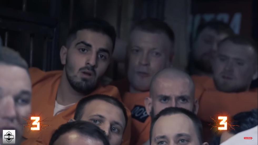 Vasily Kamotsky, campeón mundial de cachetazos, tuvo duro rival en el brasileño Black Papa en una cárcel de Rusia (Captura: Youtube)