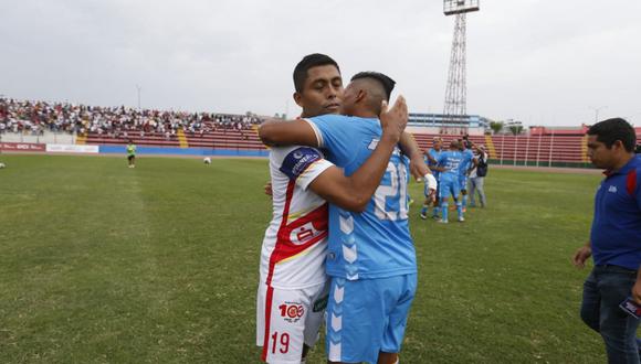 Celebración de Atlético Grau y Deportivo Llacuabamba por el ascenso a primera. (Fotos: Violeta Ayasta / GEC)