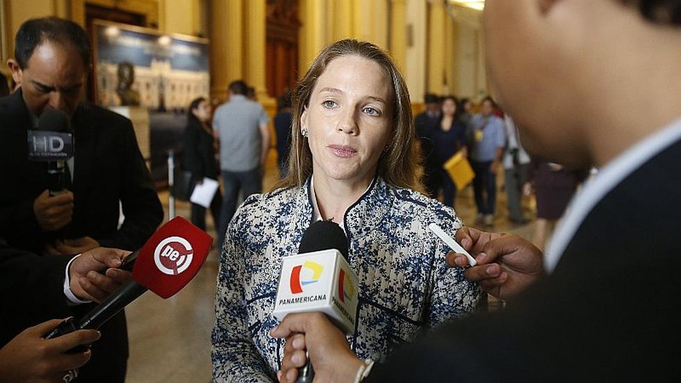 Luciana León le contesta en twitter a Renato Tapia tras pedir que "vuelva la fiesta a las tribunas" | FOTOS