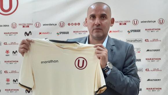 Gregorio Pérez fue anunciado como entrenador de Universitario de Deportes en diciembre del 2019. (Foto: Twitter)