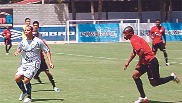 Vallejo cayó ante LDU 4-0 en su primer amistoso internacional jugado en Quito