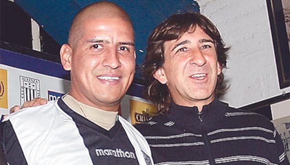 Negro González fue presentado como jugador de Alianza, asegura que patea y cabecea bien y que su juego es aguerrido