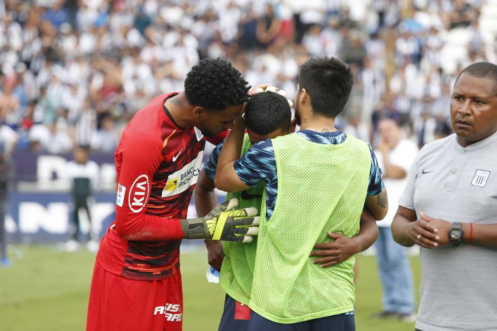 Los jugadores de Alianza Lima abandonaron cabizbajos el campo de Matute tras perder la final | Foto: GEC