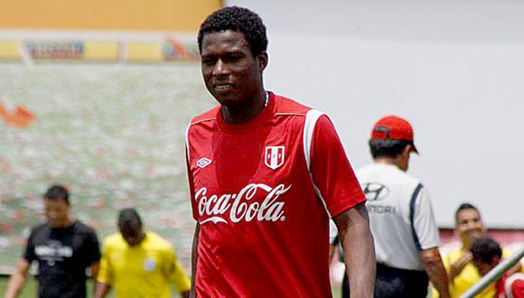 Raziel compartió equipo con Max Barrios, futbolista ecuatoriano que de forma astuta pudo jugar por la selección peruana luego de mentir con su fecha de nacimiento.