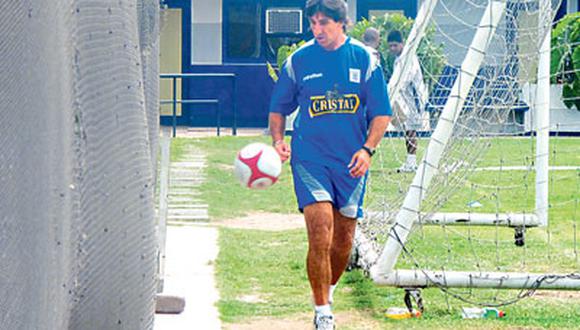 Costas recuerda que el 2004 derrotó a Cobreloa y ahora espera hacer lo mismo ante la U de Chile