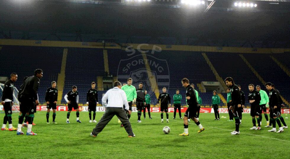 HABLAN LAS IMÁGENES: Así entrena Carrillo previo al duelo contra el Metalist