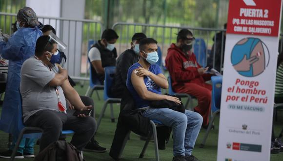 Este jueves inició la vacunación a personas de 36 y 37 años en Lima, Callao, Ica y Lima Región. (Foto: Britanie Arroyo/@photo.gec)