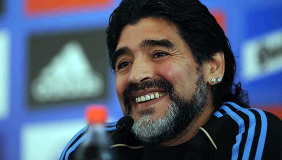 Maradona podría ser el nuevo técnico de Giancarlo Carmona 