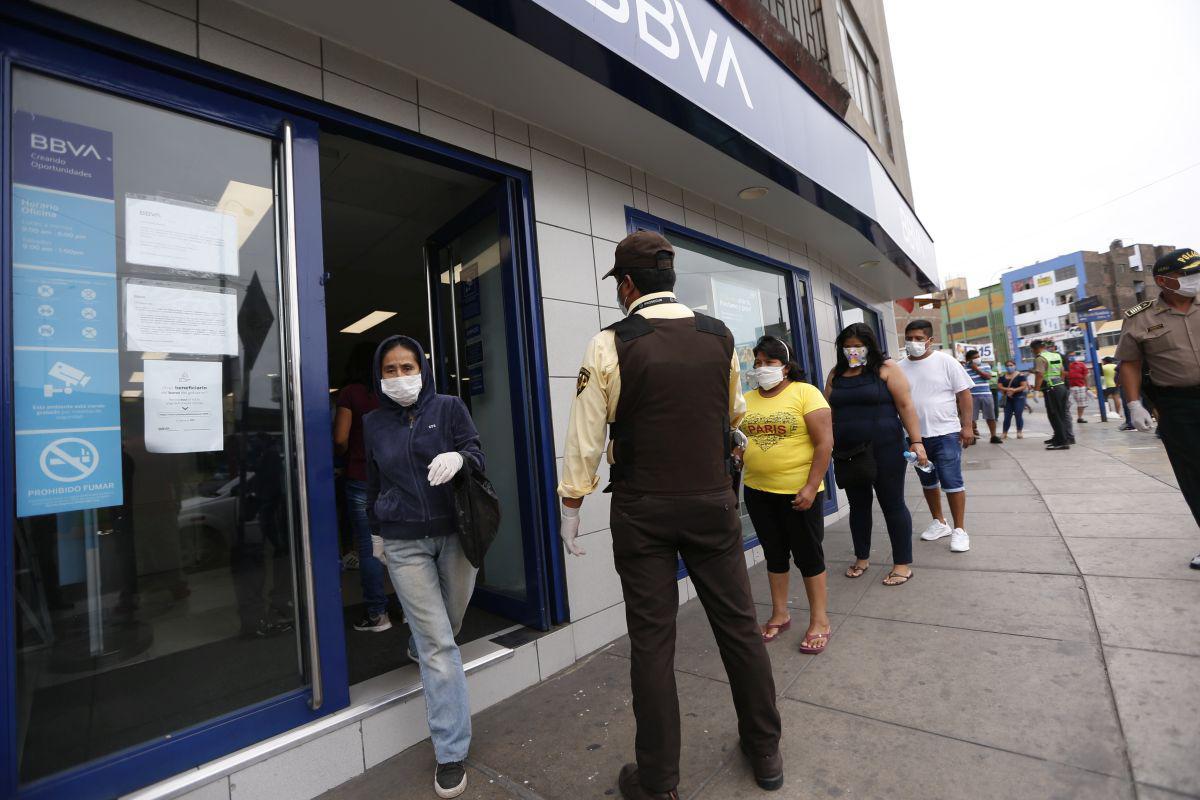LIMA, 25 DE MARZO DEL 2020RECORRIDO DE BANCOS EN EL CONO NORTE POR EL PAGO DEL BONO DE 380 SOLES, EN LA CUARENTENA POR EL CORONAVIRUSFOTOS: FRANCISCO NEYRA \ GRUPO EL COMERCIO