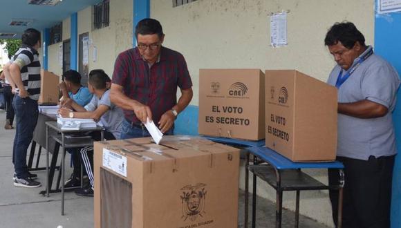 Los miembros de mesas deberán armar las urnas, revisar el material e instalarse para recibir a los votantes el día de las elecciones generales de Ecuador (Foto: CNE)