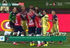 No llegó a mayores: Pedro Aquino recibió falta que generó roces entre jugadores América y Chivas | VIDEO