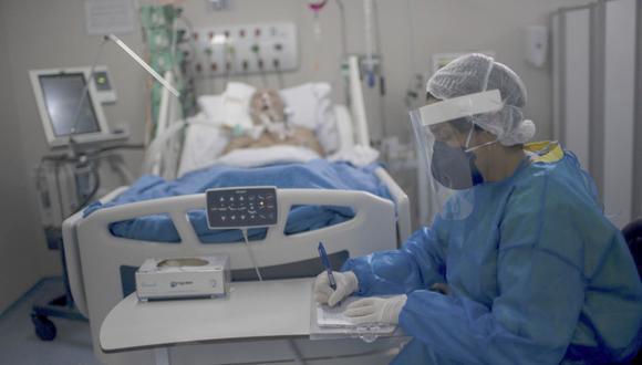 El incremento de casos de coronavirus tiene una relación directa con el uso de camas de cuidados intensivos | Foto: Andina