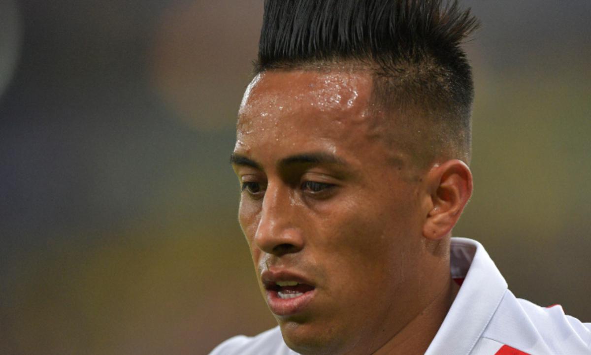 Christian Cueva jugó por última vez en Santos el pasado 14 de setiembre en la derrota 1-0 ante Flamengo | Foto: AFP