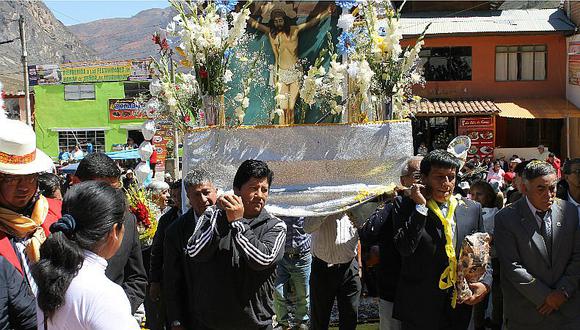 Selección peruana: Edwin Oviedo carga la imagen del Señor de Muruhuay