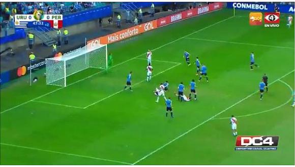 Perú vs. Uruguay | Carlos Zambrano llevó peligro al área uruguaya tras ganar en el juego aéreo | VIDEO