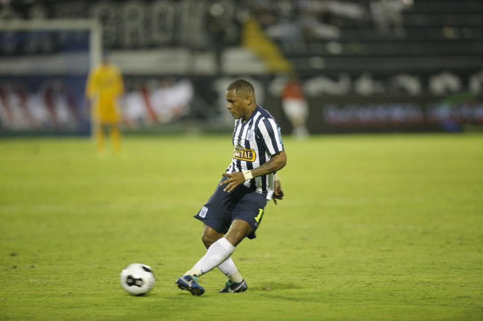 Pablo Bengoechea se refiere a posible regreso de Wilmer Aguirre: "Sé que quiere volver, ojalá pueda cumplirlo algún día"