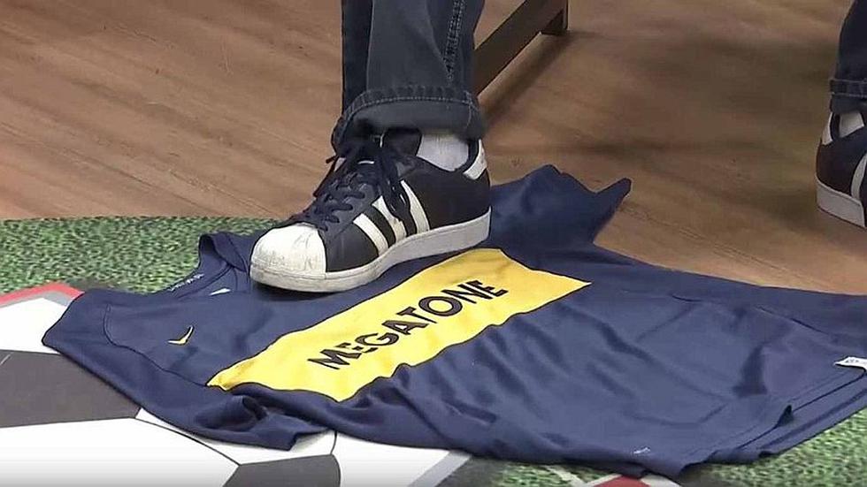 Comentarista pisoteó camiseta de Boca Juniors previo a duelo con Cruzeiro