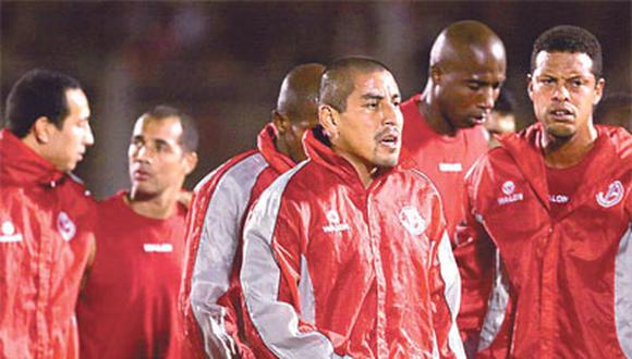 "Machito" Gómez molesto porque le inventaron bronca con "Toro" Arzuaga.