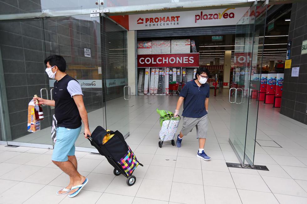 Así es la salida de hombres a los mercados de Lima tras medida de Martín Vizcarra. Foto: Hugo Curotto / GEC