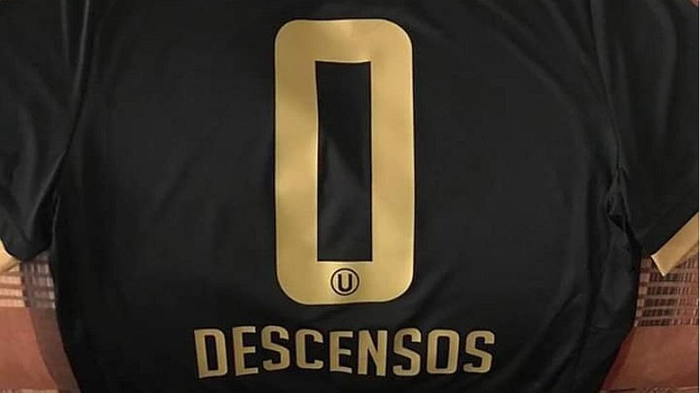 Hinchas de la 'U' hacen viral polémica camiseta tras salvarse del descenso