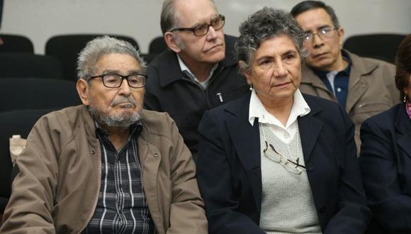 La Fiscalía rechazo el pedido de la condenada por terrorismo Elena Iparraguirre para que se le entreguen los restos del cabecilla de Sendero Luminoso, su esposo Abimael Guzmán, a través de un tercero. (Agencias)