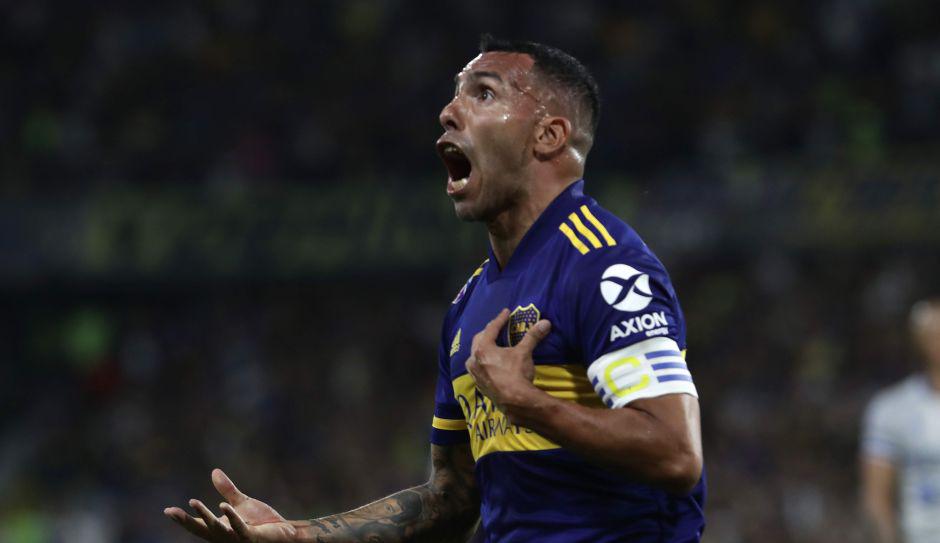 Boca Juniors está obligado a vencer a Colón para seguir en pelea por el título de la Superliga. Carlos Zambrano estará entre los suplentes del 'Xeneize' en el 'Cementerio de los Elefantes'. (Foto: AFP)
