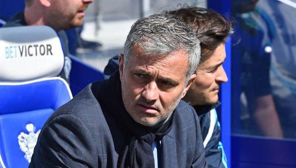 Chelsea: José Mourinho le bajó el dedo al lateral Filipe Luis