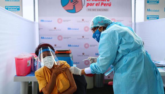 Inmunización contra COVID-19 será todos los días, menos los jueves, informa Ministerio de Salud. (Foto: Hugo Curotto/GEC)