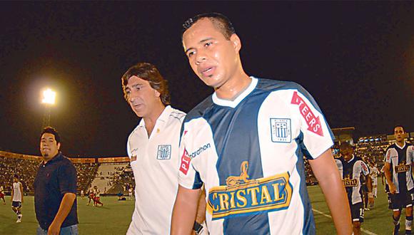 Pato Quinteros lamenta luxación al hombro izquierdo