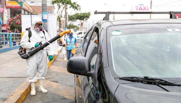 Taxistas podrán desinfectar gratuitamente sus vehículos diariamente en Surquillo, Ventanilla y Callao.