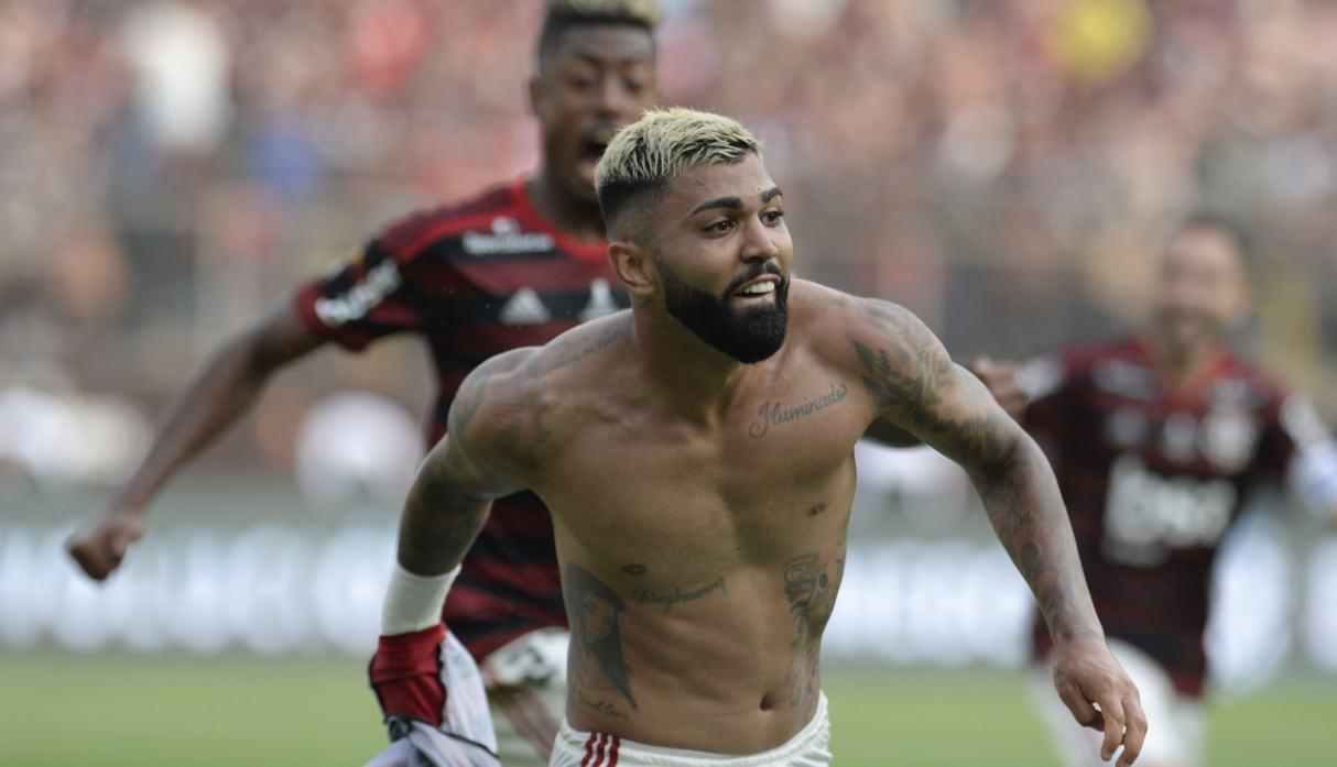 El rendimiento de Gabriel Barbosa impresionó al ex entrenador de Inter de Milán, el holandés Frank De Boer. (Foto: AFP)