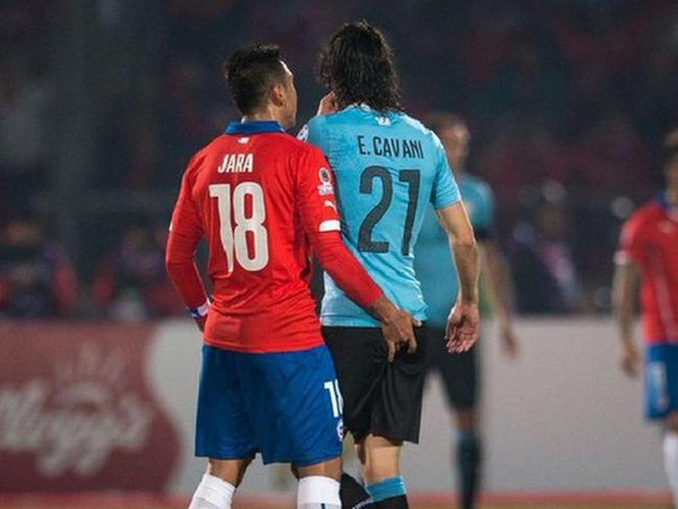 Gonzalo Jara no se arrepiente del incidente con Edinson Cavani