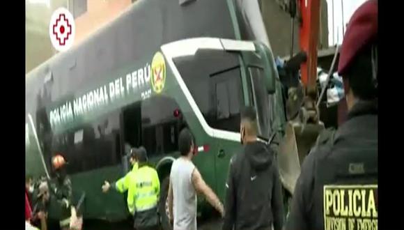 Accidente que dejó una mujer fallecida ocurrió esta mañana en San Juan de Miraflores. (Captura: América Noticias)