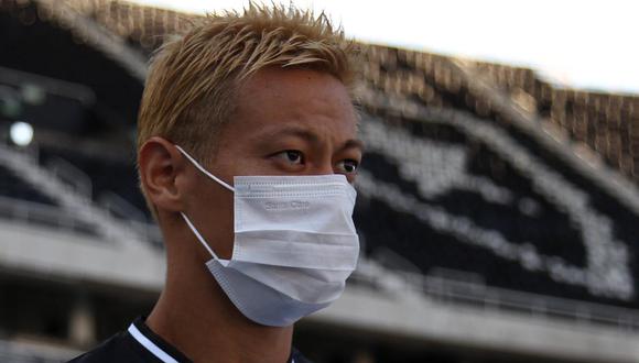 El japonés Keisuke Honda renunció al suelo de marzo, pero Botafogo no aceptó la propuesta. (Foto: @Botafogo)
