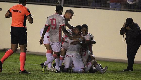 Universitario vs. Sport Rosario: Germán Denis de cabeza puso el 2-0