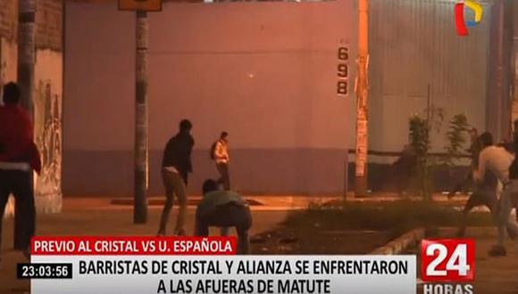 Sporting Cristal | Barristas celestes y de Alianza Lima protagonizaron disturbios afuera de Matute | VIDEO