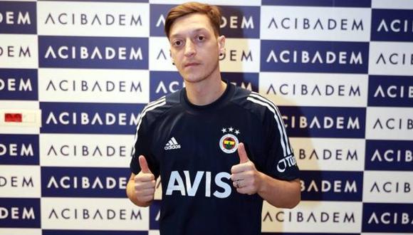 Mesut Özil firmó contrato con el Fenerbahce hasta mediados del 2024. (Foto: Fenerbahce)