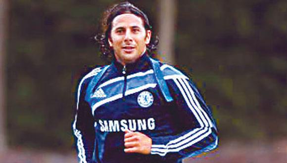 Pizarro asistió al arranque de pretemporada del Chelsea en Londres. No se sabe aún si volverá a jugar con los "blues".