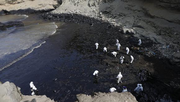 Derrame de petróleo afecta playas del Callao y Lima. (Foto: Jorge Cerdan / @photo.gec )